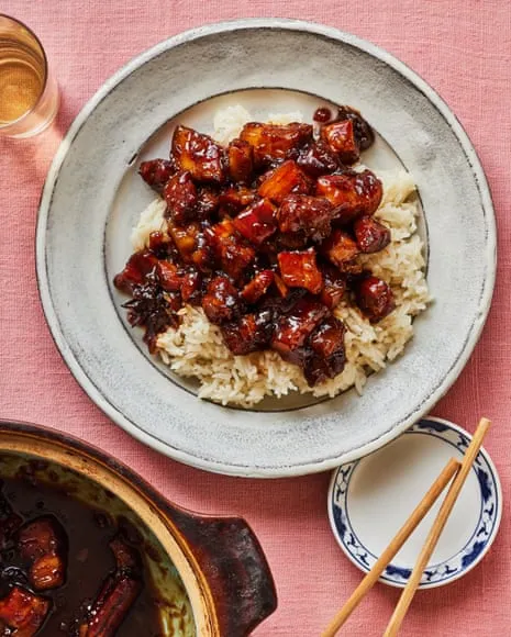 A Culinary Expert's Tasty Dishes for Savory Pork Stew and Fried Daikon Cubes